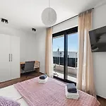 Stylish Istrian With Private Pool Hébergement de vacances *