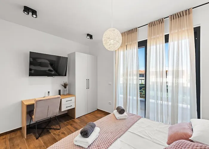 Stylish Istrian With Private Pool Novigrad (Istria)